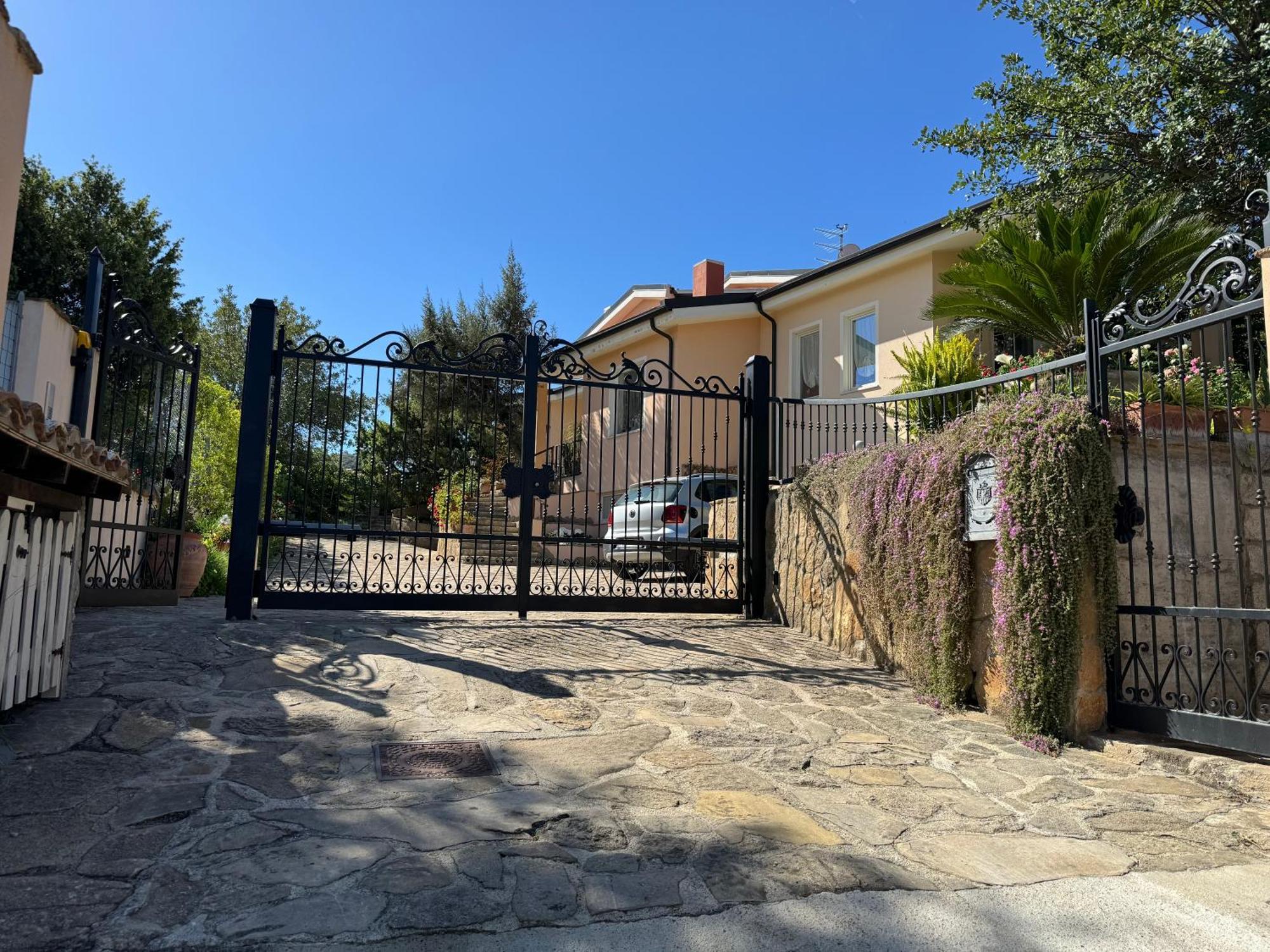 Villa Dei Fiori - Casa Vacanza Capoterra Exteriör bild