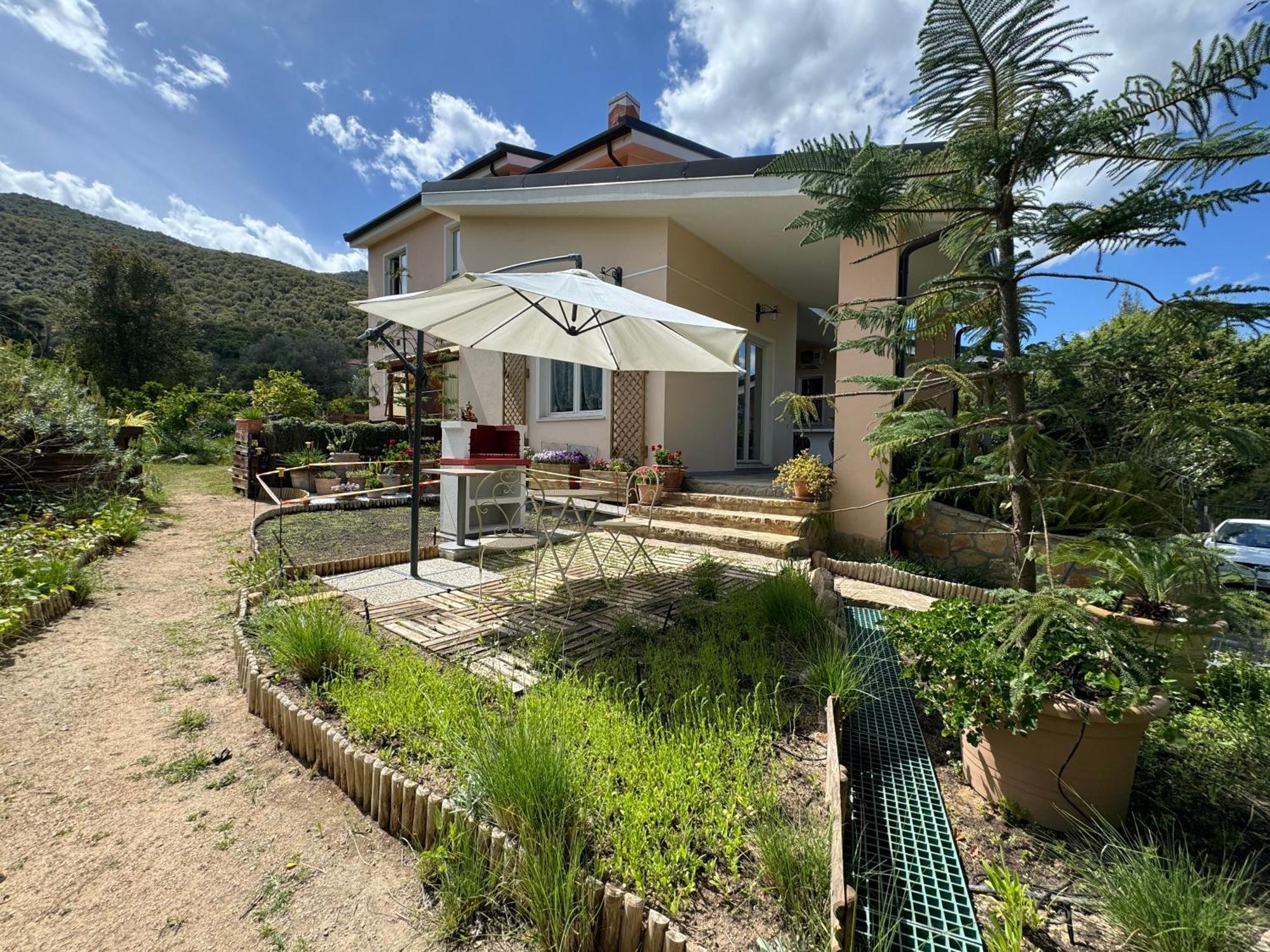 Villa Dei Fiori - Casa Vacanza Capoterra Exteriör bild