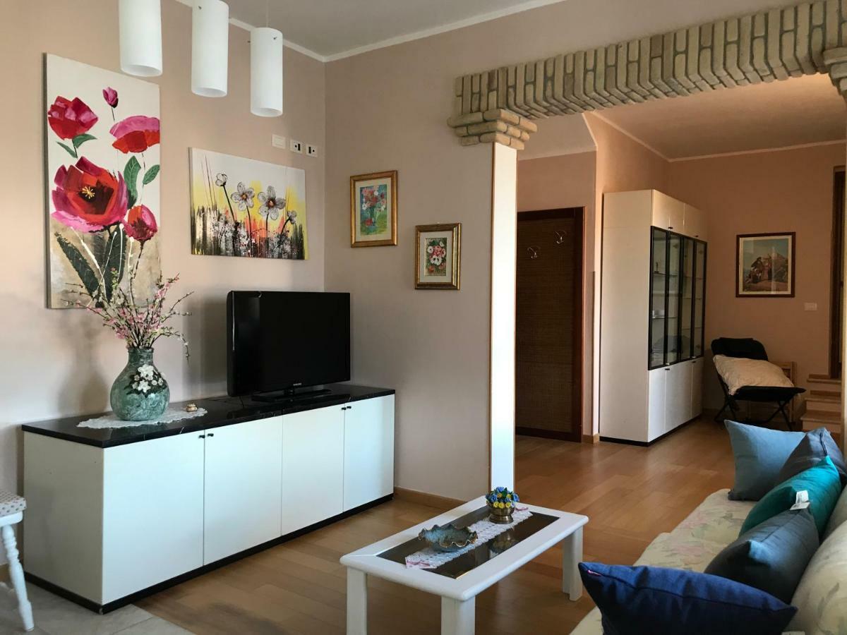Villa Dei Fiori - Casa Vacanza Capoterra Exteriör bild
