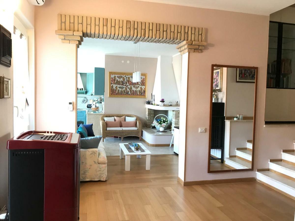 Villa Dei Fiori - Casa Vacanza Capoterra Exteriör bild